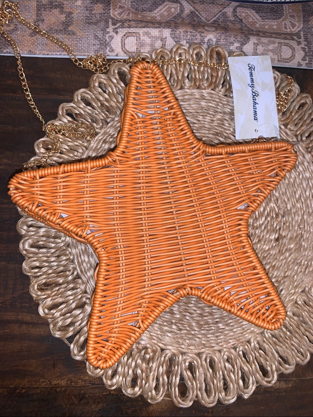 Tommy Bahama Wicker Starfish orange Crossbody purse with gold chain - Picture 7 of 7